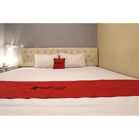 Reddoorz At Deluxe Hotel Near Terminal Purabaya Bungurasih 诗都阿佐 外观 照片